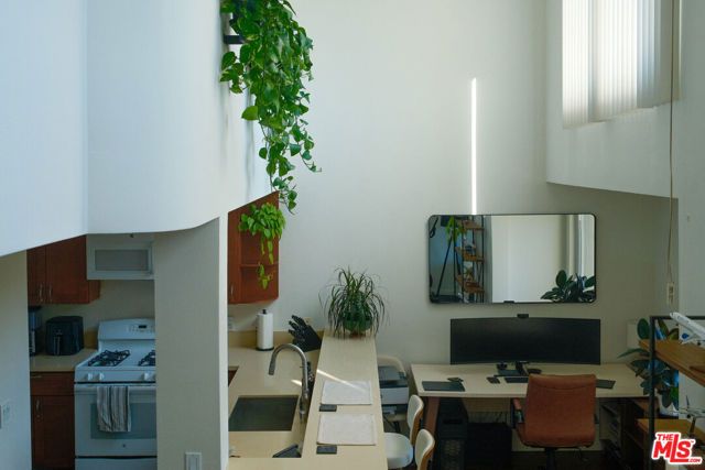 13200 Pacific 422, Los Angeles, CA 90094