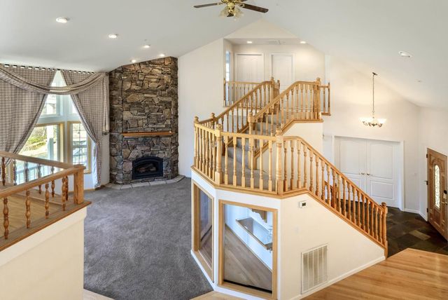 13922 Auburn Rd, Grass Valley, CA 95949