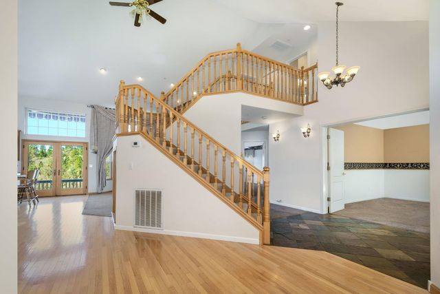 13922 Auburn Rd, Grass Valley, CA 95949