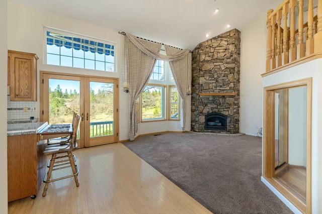 13922 Auburn Rd, Grass Valley, CA 95949