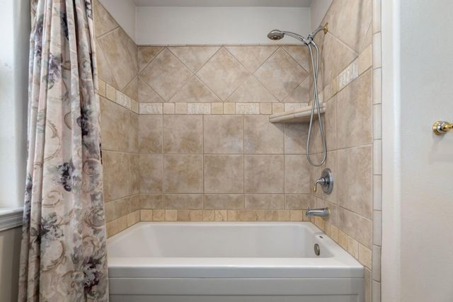 13922 Auburn Rd, Grass Valley, CA 95949