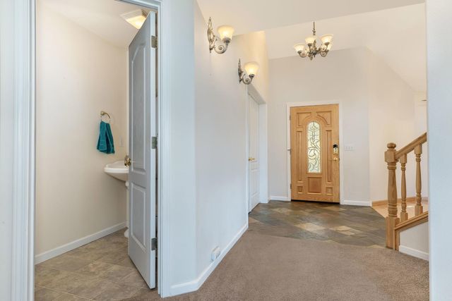 13922 Auburn Rd, Grass Valley, CA 95949