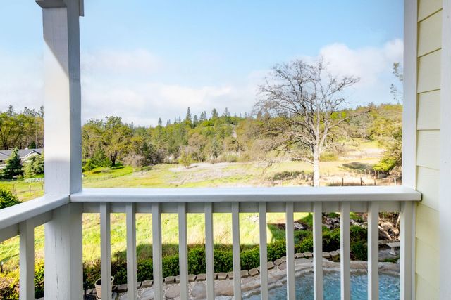 13922 Auburn Rd, Grass Valley, CA 95949