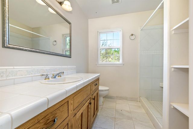 13922 Auburn Rd, Grass Valley, CA 95949