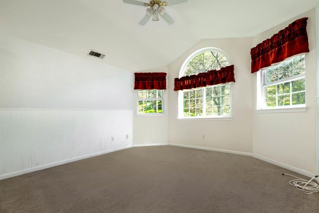 13922 Auburn Rd, Grass Valley, CA 95949