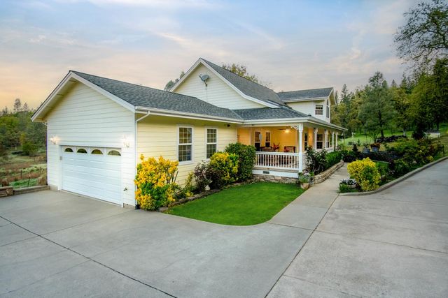 13922 Auburn Rd, Grass Valley, CA 95949