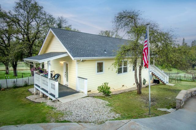 13922 Auburn Rd, Grass Valley, CA 95949