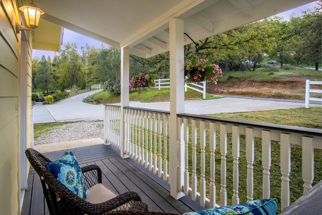 13922 Auburn Rd, Grass Valley, CA 95949