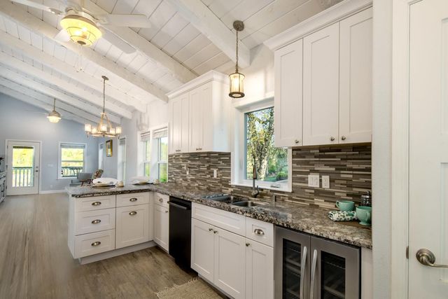 13922 Auburn Rd, Grass Valley, CA 95949