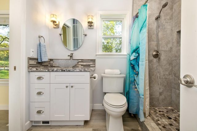 13922 Auburn Rd, Grass Valley, CA 95949