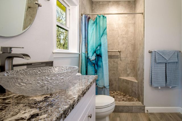 13922 Auburn Rd, Grass Valley, CA 95949