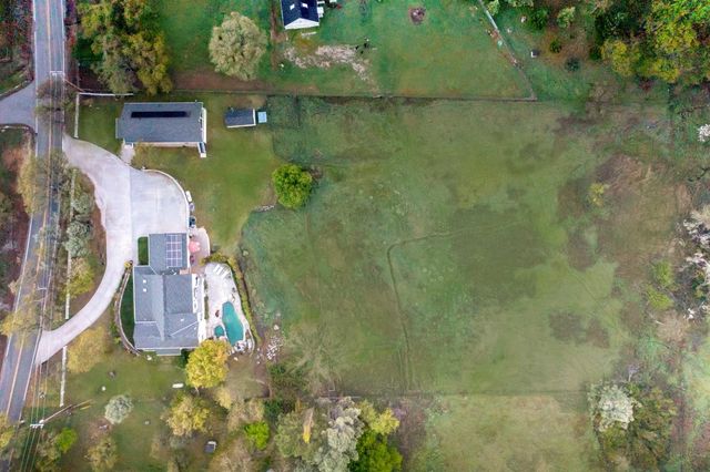 13922 Auburn Rd, Grass Valley, CA 95949