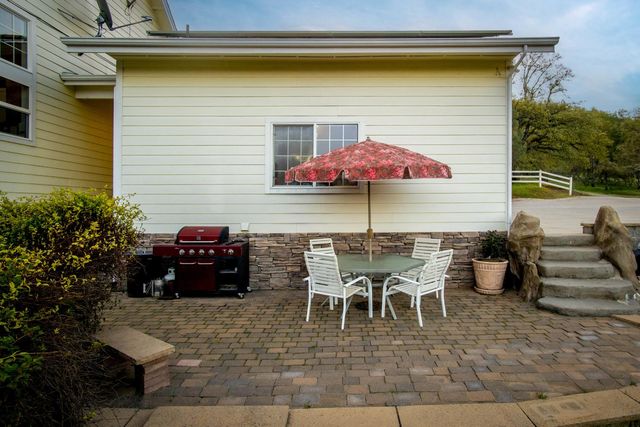 13922 Auburn Rd, Grass Valley, CA 95949