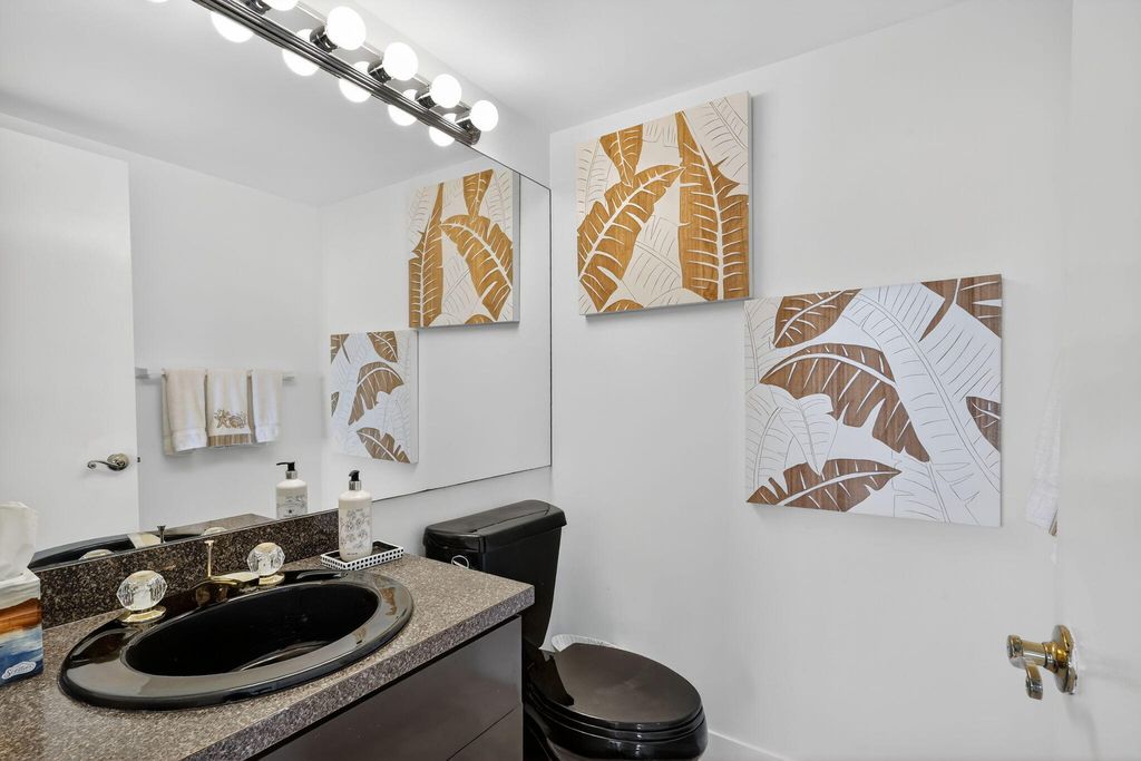 Image 17 of property listing at 2860 S Ocean Boulevard 604, Palm Beach, FL 33480