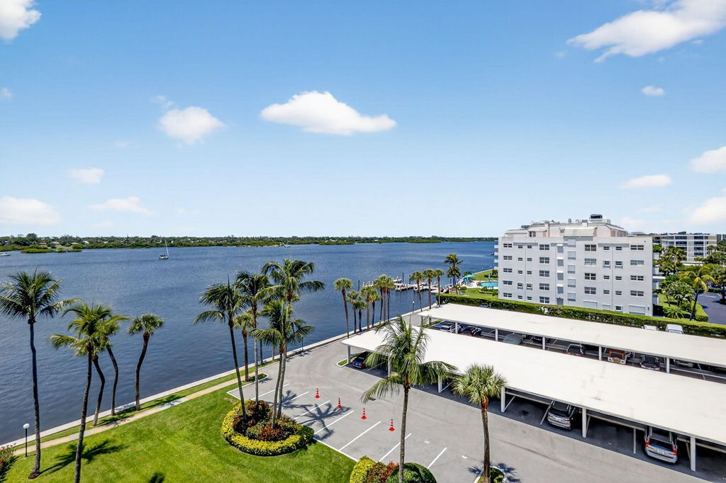Image 2 of property listing at 2860 S Ocean Boulevard 604, Palm Beach, FL 33480