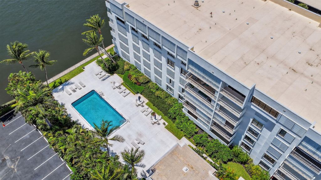 Image 29 of property listing at 2860 S Ocean Boulevard 604, Palm Beach, FL 33480