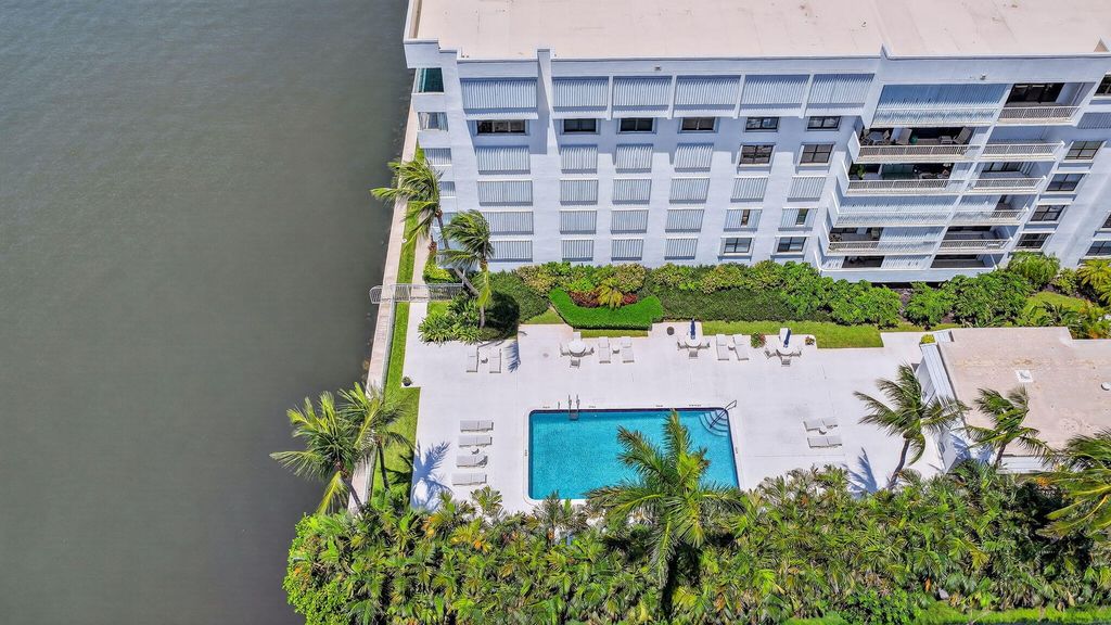 Image 30 of property listing at 2860 S Ocean Boulevard 604, Palm Beach, FL 33480