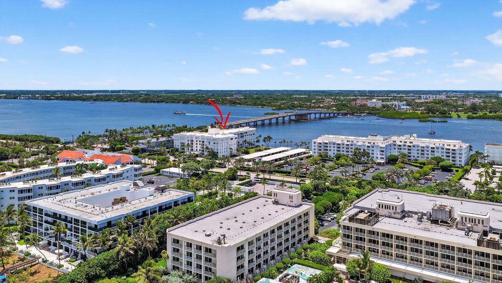Image 35 of property listing at 2860 S Ocean Boulevard 604, Palm Beach, FL 33480