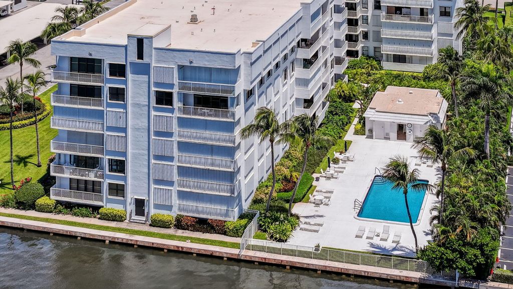 Image 4 of property listing at 2860 S Ocean Boulevard 604, Palm Beach, FL 33480