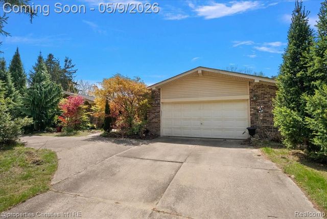 3120 Hartford Lane, Shelby Twp, MI 48316
