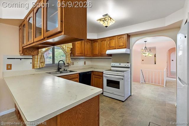 3120 Hartford Lane, Shelby Twp, MI 48316