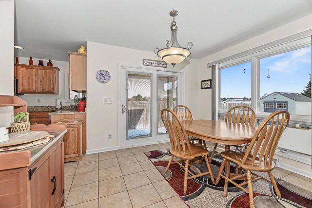 1611 24th AVENUE, Kenosha, WI 53140