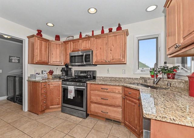 1611 24th AVENUE, Kenosha, WI 53140