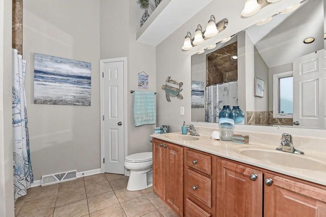 1611 24th AVENUE, Kenosha, WI 53140