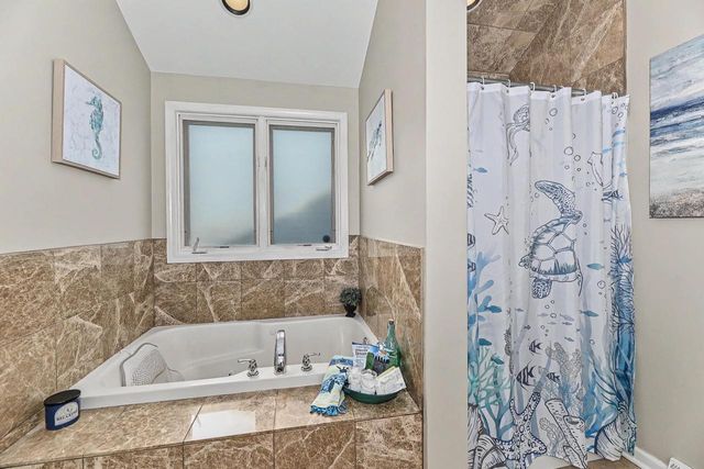 1611 24th AVENUE, Kenosha, WI 53140