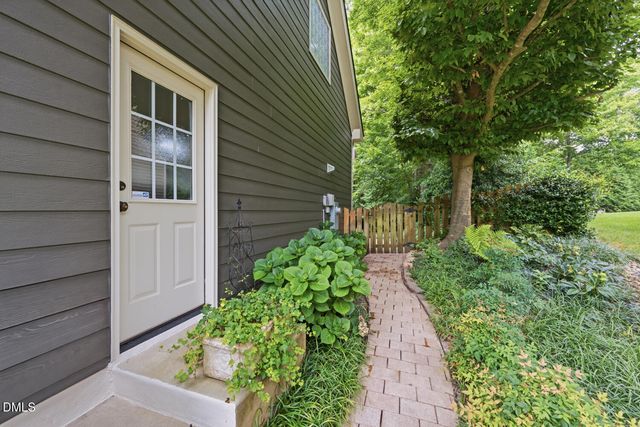 108 Bells Walk Court, Holly Springs, NC 27540