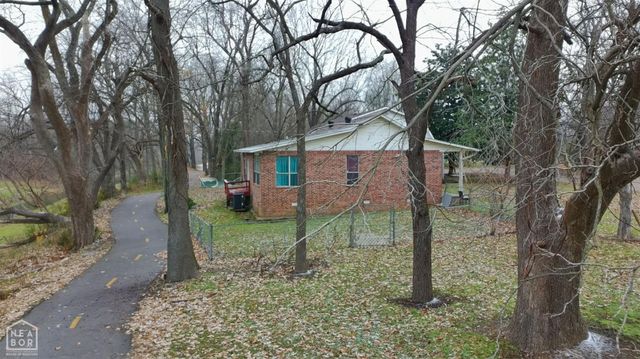 900 Grayson Street, Paragould, AR 72450