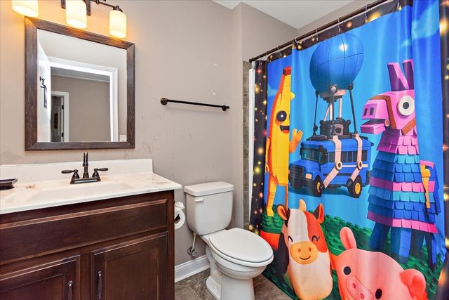 3880 Maliki Dr, Clarksville, TN 37042