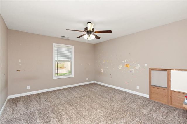 3880 Maliki Dr, Clarksville, TN 37042