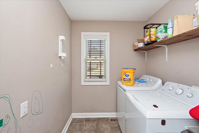 3880 Maliki Dr, Clarksville, TN 37042