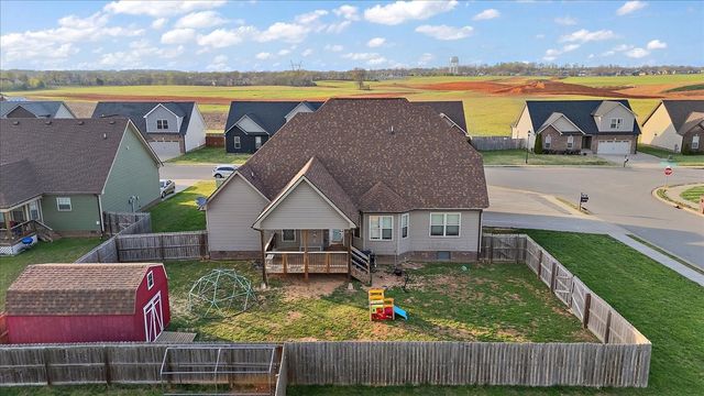 3880 Maliki Dr, Clarksville, TN 37042