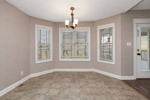 3880 Maliki Dr, Clarksville, TN 37042