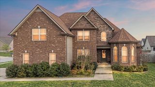 3880 Maliki Dr, Clarksville, TN 37042