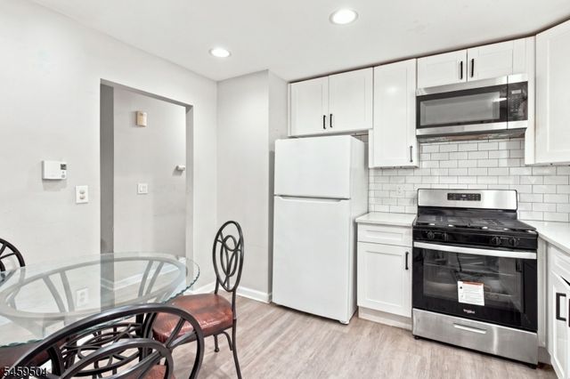8 Rollins Trl, Hopatcong Boro, NJ 07843