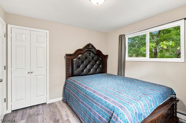 8 Rollins Trl, Hopatcong Boro, NJ 07843