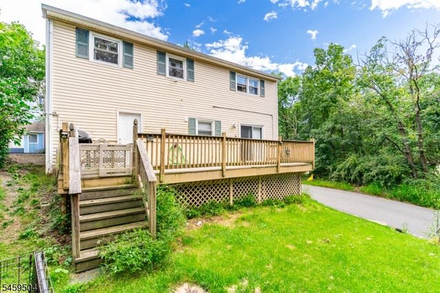 8 Rollins Trl, Hopatcong Boro, NJ 07843