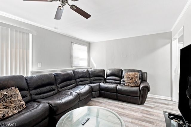 8 Rollins Trl, Hopatcong Boro, NJ 07843