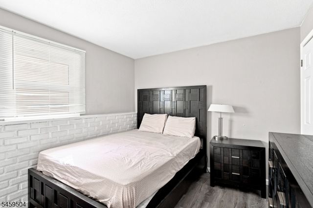 8 Rollins Trl, Hopatcong Boro, NJ 07843