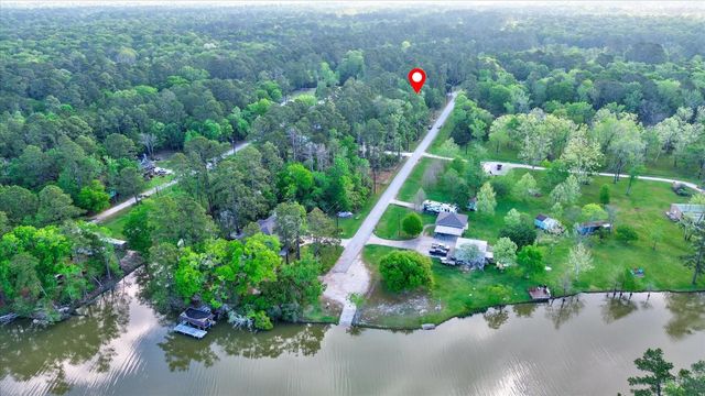 1412 W Lake Drive, Houston, TX 77336