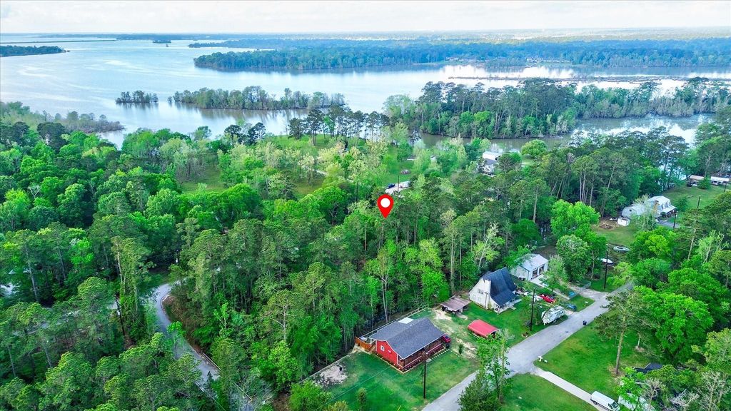 1412 W Lake Drive, Houston, TX 77336