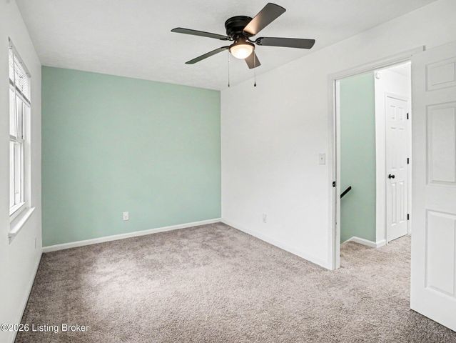 6904 Holly Lake Dr, Louisville, KY 40291