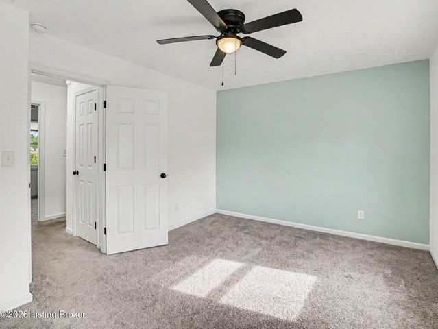 6904 Holly Lake Dr, Louisville, KY 40291