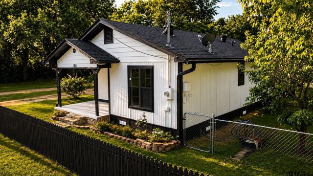 1812 N Bois D Arc, Tyler, TX 75702