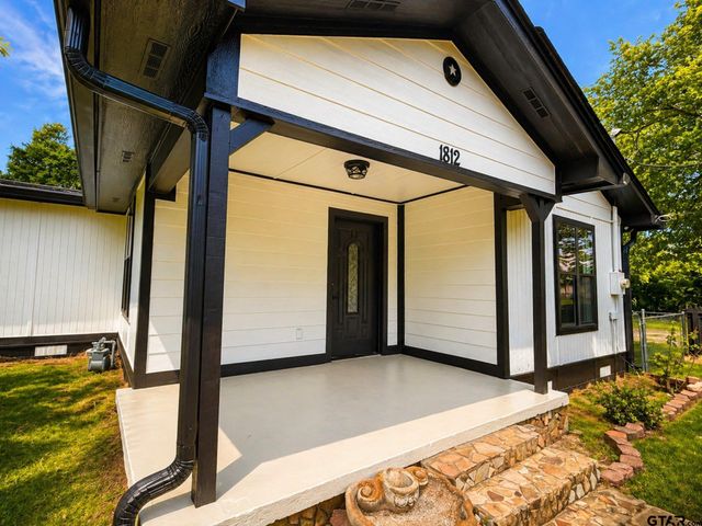 1812 N Bois D Arc, Tyler, TX 75702