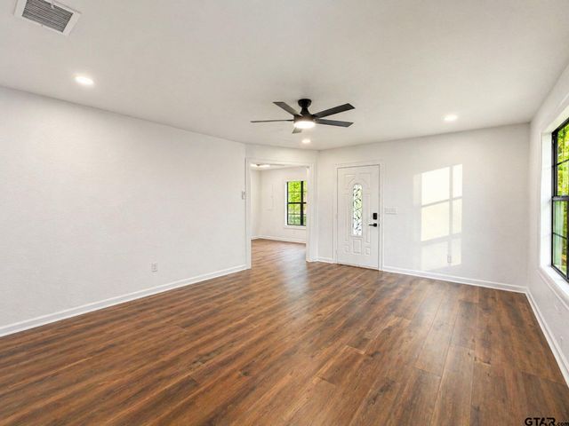 1812 N Bois D Arc, Tyler, TX 75702