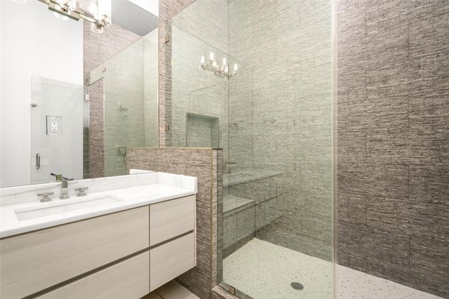 625 Piney Point Road, Houston, TX 77024